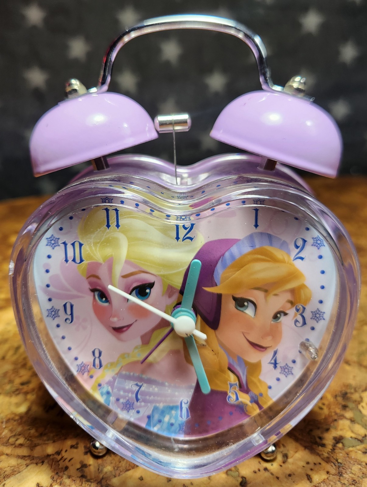 Disney's Frozen Anna/Elsa HEART SHAPED alarm clock with ringer/bells EXCELLENT