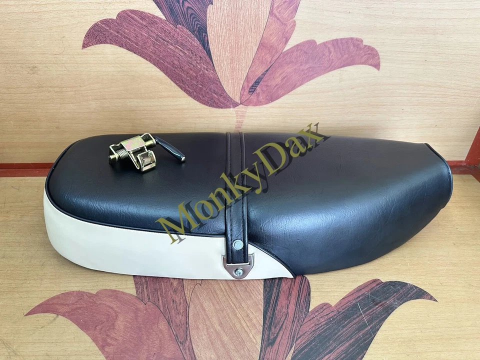 1982-1983 Honda C70 Passport Seat. 82-83 Cub Passport 70 C70 Saddle & Latch Lock - Image 2 of 4