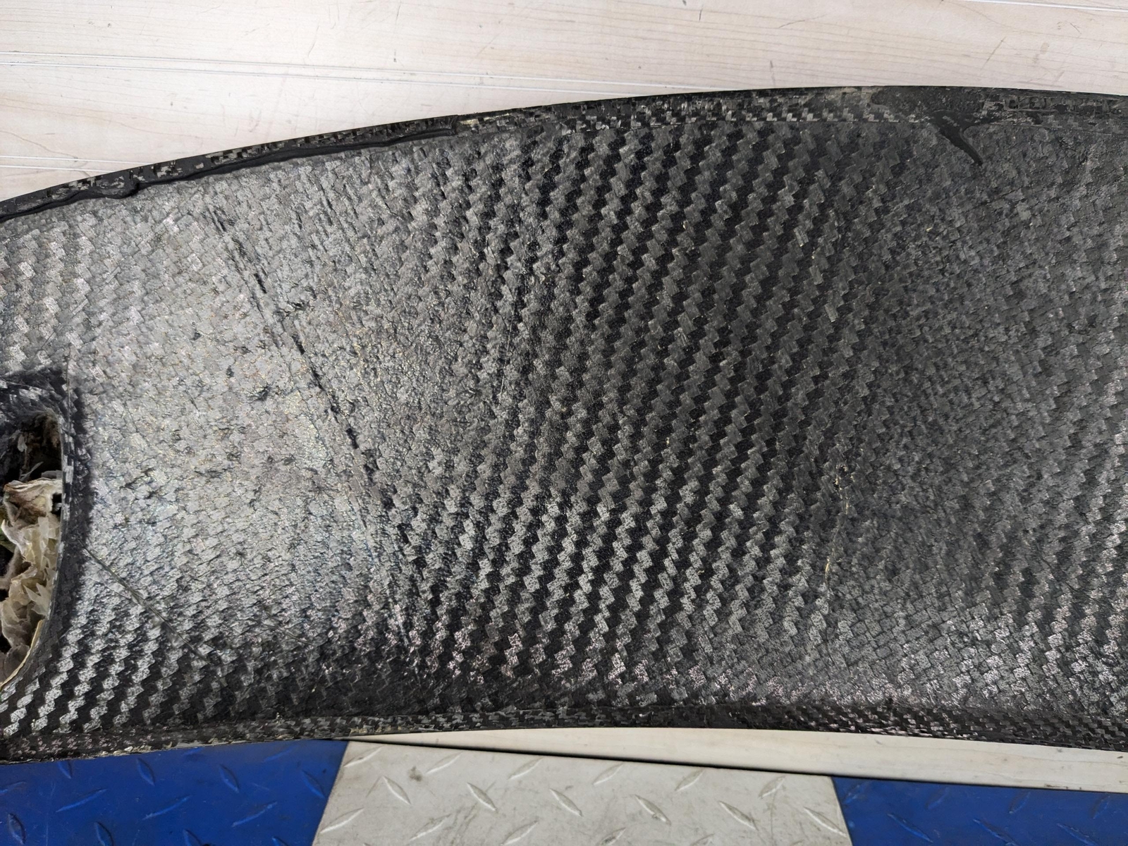 2018 Audi R8 Plus - Aftermarket Carbon Fiber Rear Spoiler DAMAGED CRACKED