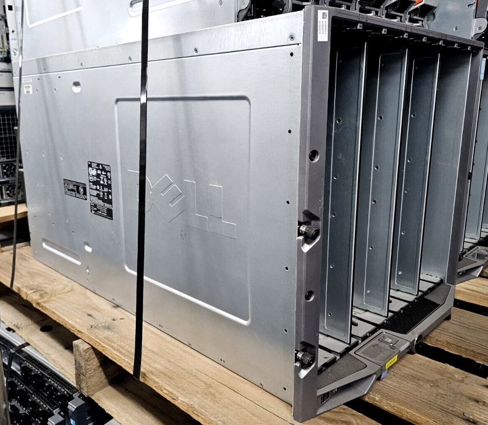 Корпус/корпус блейд-сервера Dell PowerEdge M1000e 9 вентиляторов 6x 2700 Вт 2xCMC 1xiKVM - Изображение 2 из 4