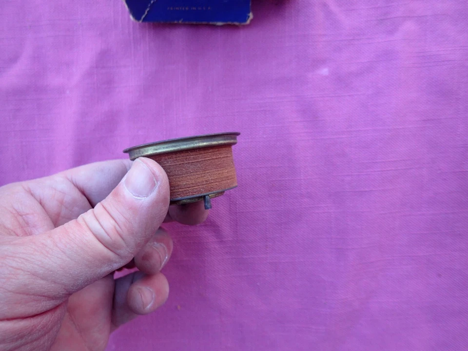 1949-54 Oldsmobile топливный насос осадок чаша ситечко и магнит, новый из старых запасов! 5592462 газ - Изображение 2 из 4