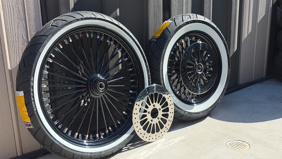 DNA Mammoth 52 Spoke Black Wheels 2 Rotor Tire Harley 00-06