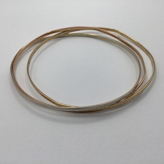 9ct Tri Tone Gold Interlocking Bangle 64mm 9.1g (F6) W#939