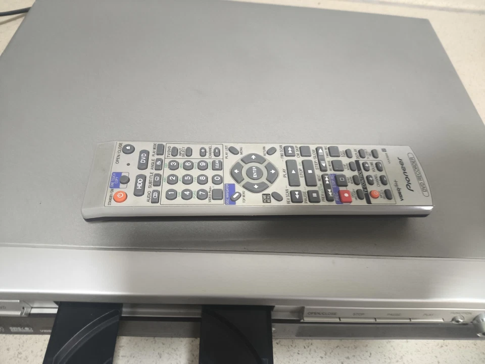 PIONEER DVD RECORDER DVR-5100H + REMOTE + POWER SUPPLY TESTED AND WORKING - Image 4 of 4