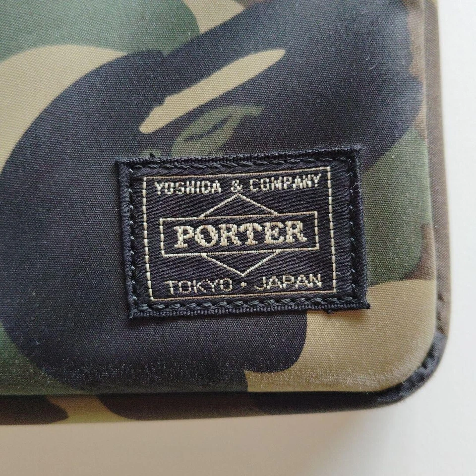 A BATHING APE Bape x PORTER 1er CAMO MacBook Air Funda 11 pulgadas Bolso sin asas Nylon JP Foto 3 de 4