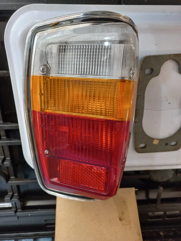 NUEVO DE LOTE TALBOT CHRYSLER HILLMAN AVENGER ESTATE NUEVO CONJUNTO DE LUCES TRASERAS LUCAS 56682 O/S Foto 3 de 4