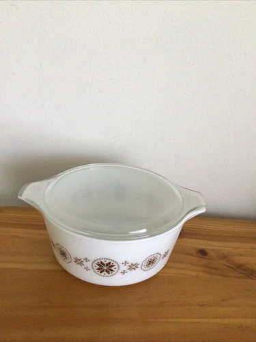 Vintage White Pyrex Town and Country Mixing Glass Bowl 475-B 2.5 2 1/2 Qt  & Lid