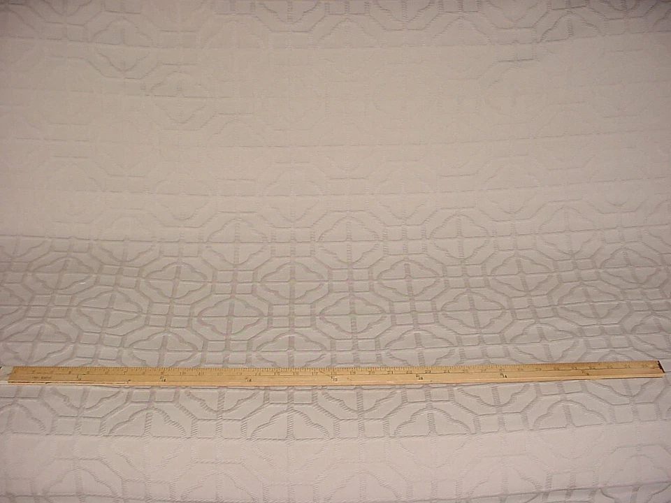 Tela de tapicería para cortinas Matelasse 2-1/8Y Thibaut W74359 Carter Almond Lattice Foto 3 de 3