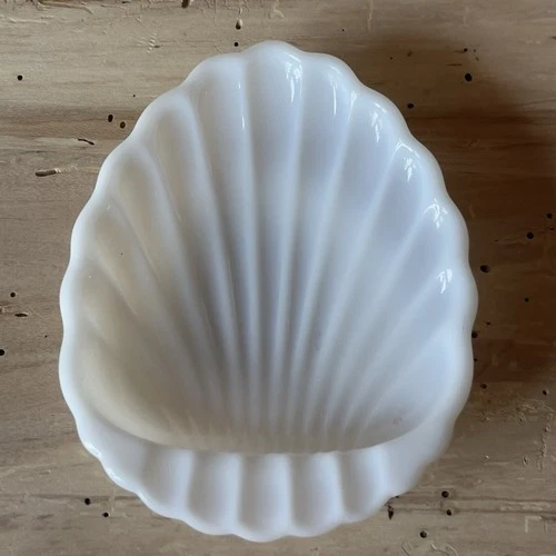 Vintage Milk glass Shell Design Soap Dish 6"