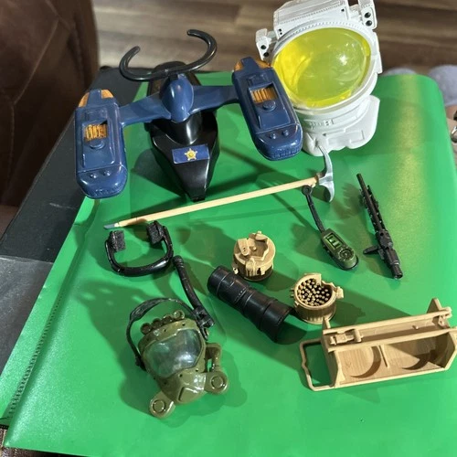 Vintage GI Joe weapons gun backpack helmet accessories 11 Pieces