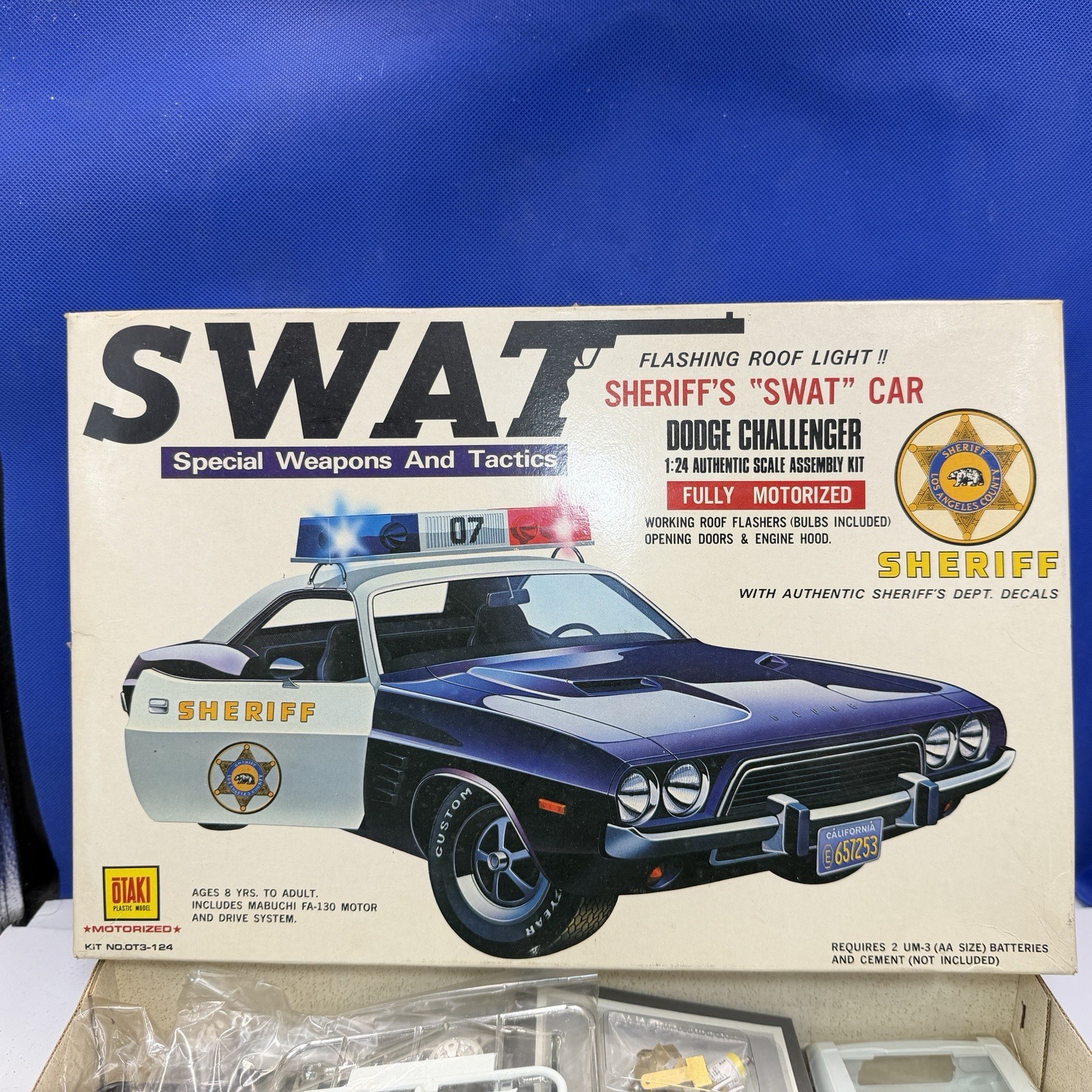 OTAKI SWAT Dodge Challenger 1/24 Scale Motorized Sealed Inside OT3-124 RARE!!