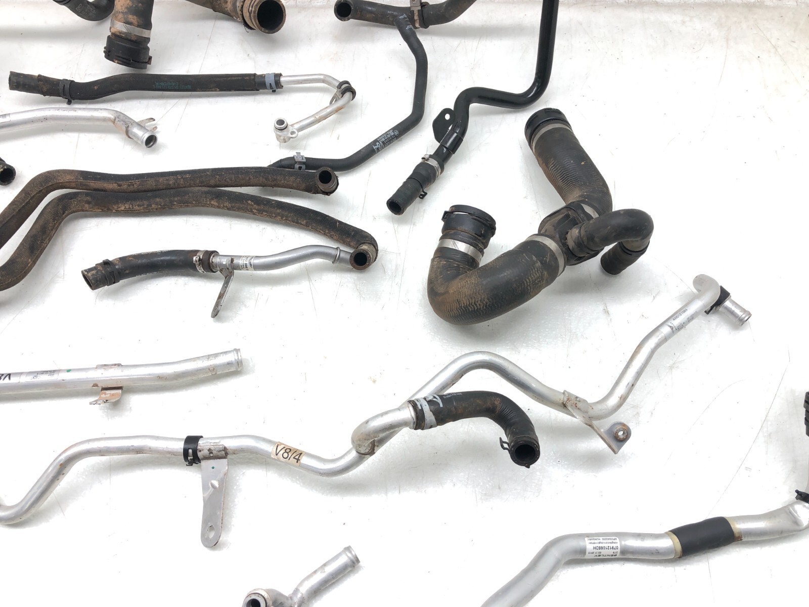 2014-2018 BENTLEY FLYING SPUR 4.0L V8 ENGINE COOLANT HOSE PIPE TUBE LINE SET OEM