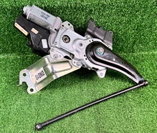 Toyota Sequoia 2008-2016 Tail Gate lift Motor Lift gate 68910-0C020 Oem used