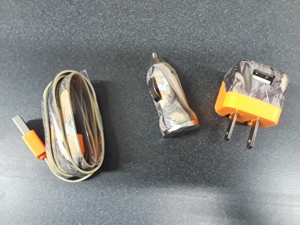 Juego de 3 cargadores de coche y pared CAMO iPhone 4 Foto 3 de 4