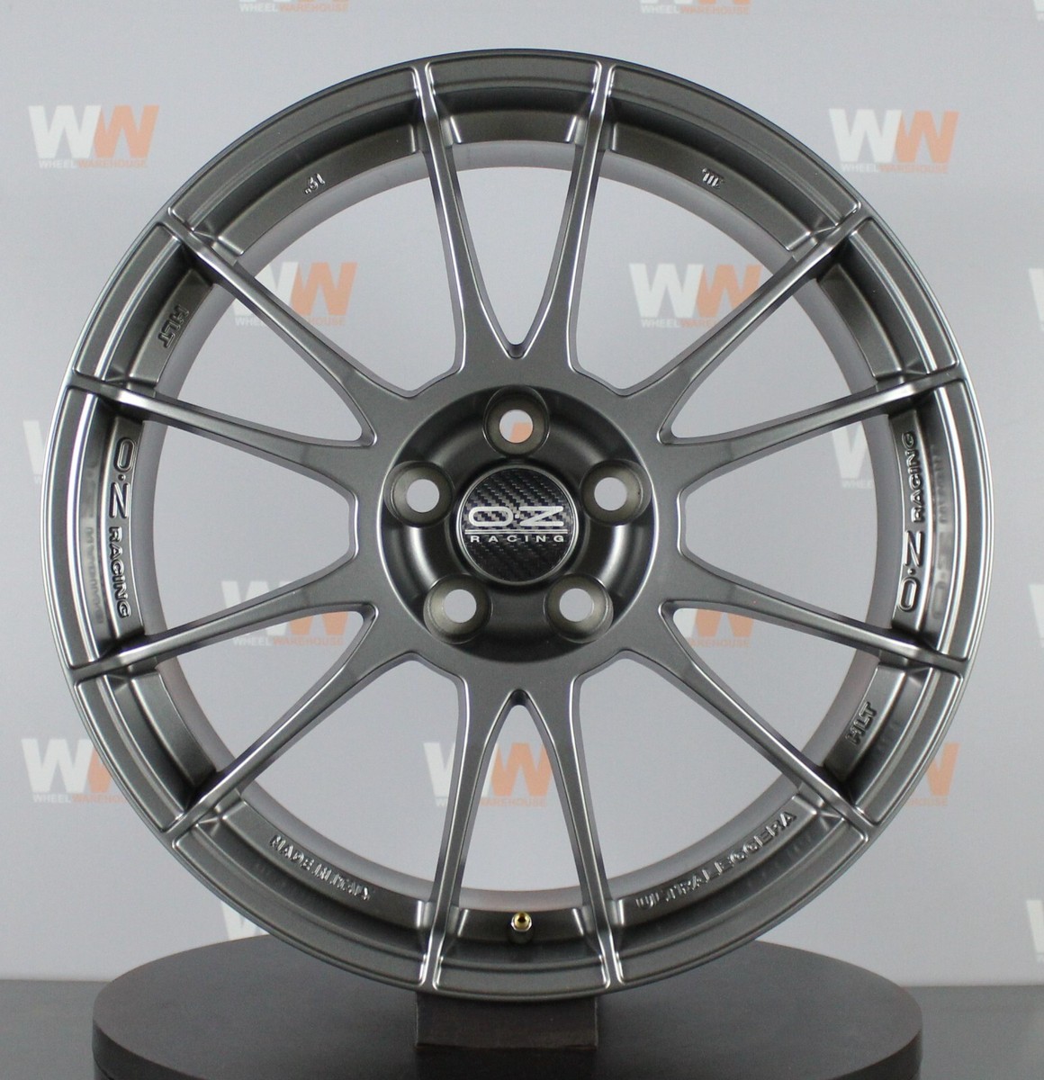 OZ ウルトラ レッジェーラ HLT 19インチ 4本セット BMW3、4 OZ Racing ULTRALEGGERA-HLT アルミホイール 4本セット 19インチ