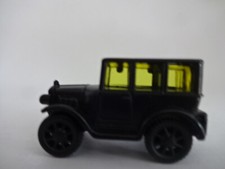 Oldtimer 1919 / Schwarzer Fiat 501 mit schwarze dünne Räder mit Schwungrad