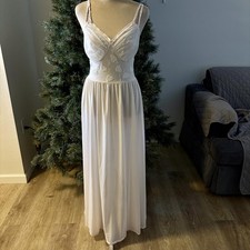Vintage 1960's Embroidered Heart Nightgown Blush S