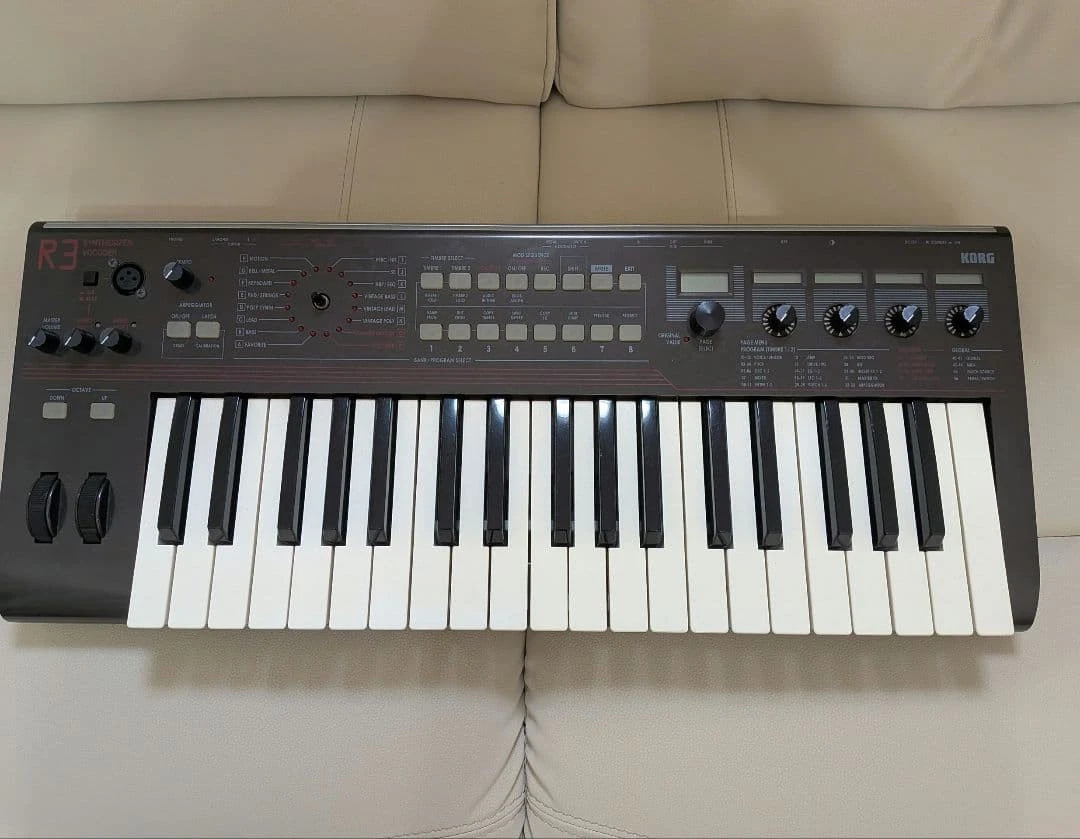 Korg R3 シンセサイザー 37鍵 中古】KORG R3 Synthesizer / Vocoder シンセサイザー 37鍵 - 神奈川県