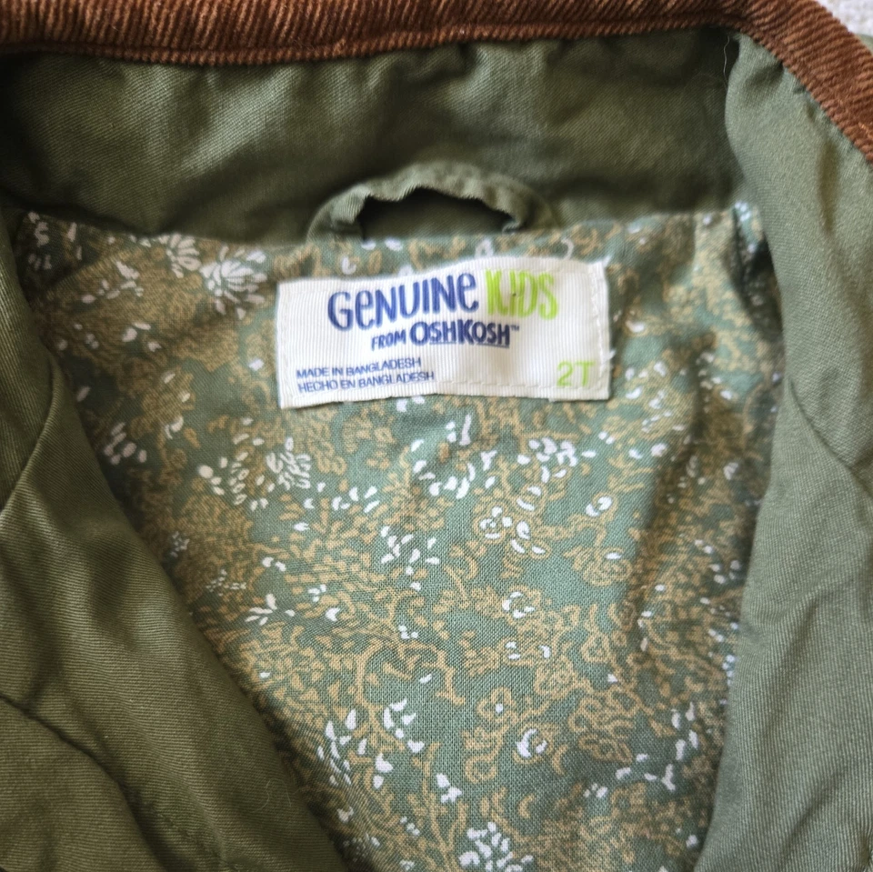 Chaqueta Original Niños por OshKosh Verde Ejército 2T Foto 3 de 4