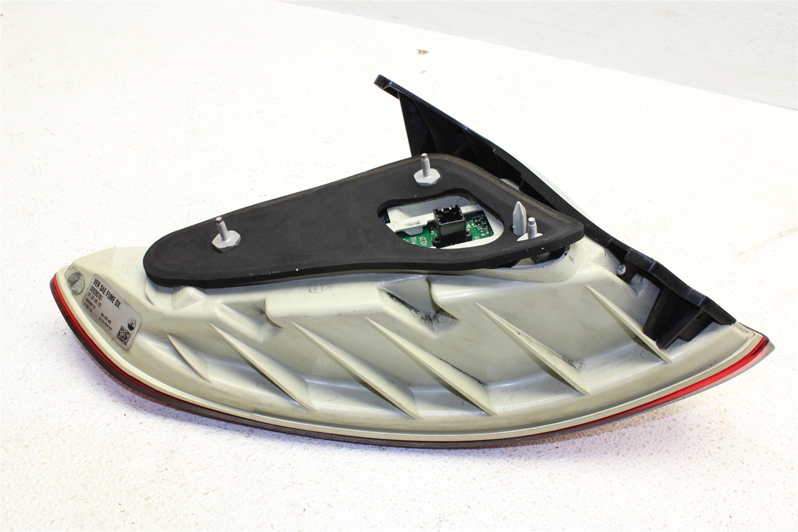 2008-2019 Maserati GranTurismo Right Tail Light Outer 000285761 