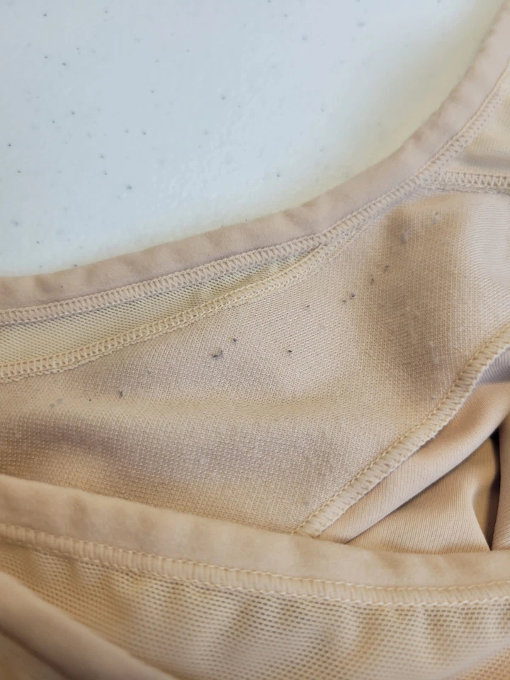Sutiã Breezies bronzeado cobertura total sem costura ajustável com aro tamanho 48DD - Imagem 4 de 4