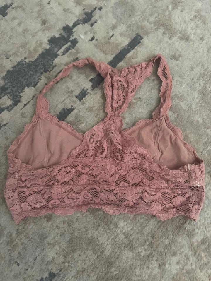 Bralette Express One Eleven de encaje espalda cruzada en rosa talla mediana Foto 4 de 4