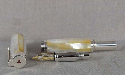Boxed FERRARI da VARESE BOTTICELLI FOUNTAIN PEN 18K gold B nib | eBay
