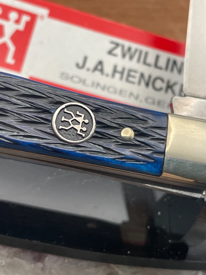 Rare ZWILLING J.A. HENCKELS HK5BP 2 Blade Trapper Blue Bone Solingen --217.25 - Image 4 of 4