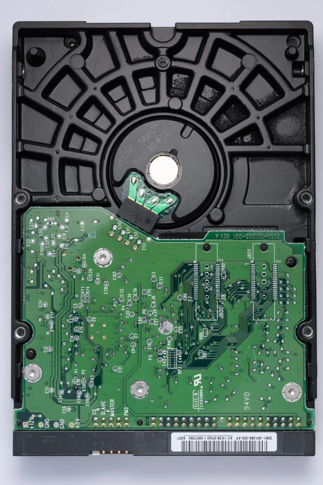 WD Caviar 200GB IDE Desktop Hard Drive Model WD2000JB-00GVA0 P/N WD2000JB-00GVA0 - Image 2 of 2