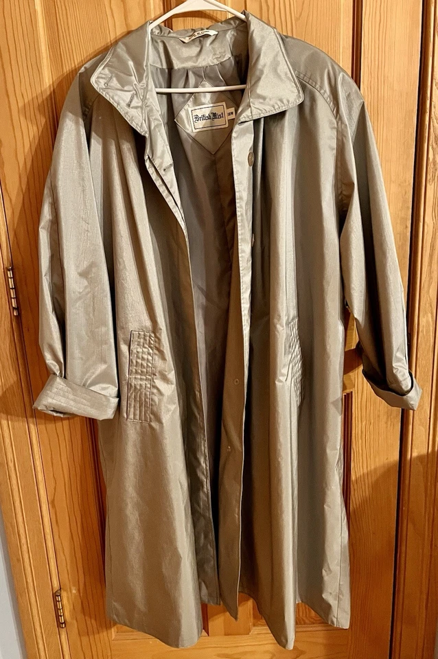 Abrigo de lluvia British Mist gris plateado de colección talla 18W 80s botones nacarados de lujo Foto 2 de 4