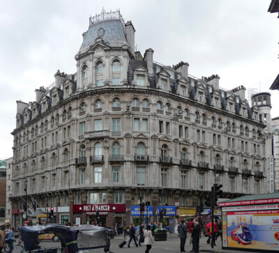 FOTO LONDON 32-39 COVENTRY STREET VON C.J. PHIPPS 1883-84 GROSSER STEIN ERSTICKT MIT