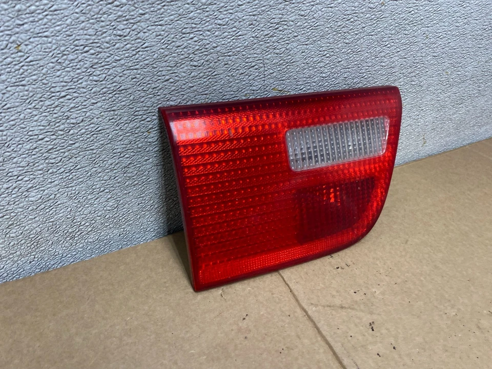 Luz trasera interior izquierda conductor BMW X5 2000 2001 2002 2003 OEM U9728 DW Foto 3 de 4