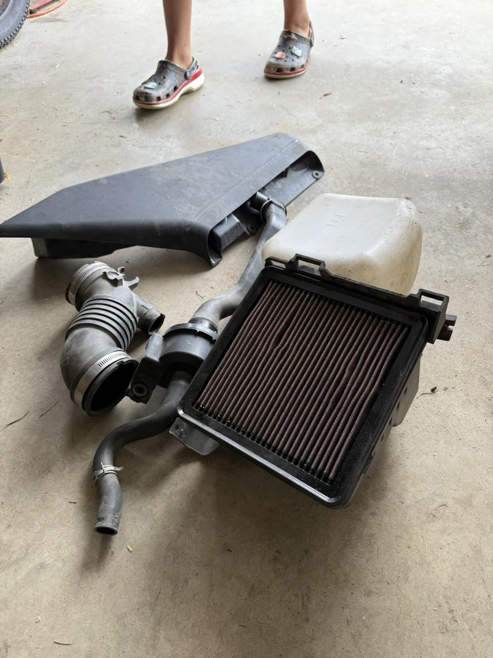 Caja limpiadora de admisión de filtro de aire 15-17 Subaru WRX STI fabricante de equipos originales Foto 2 de 4