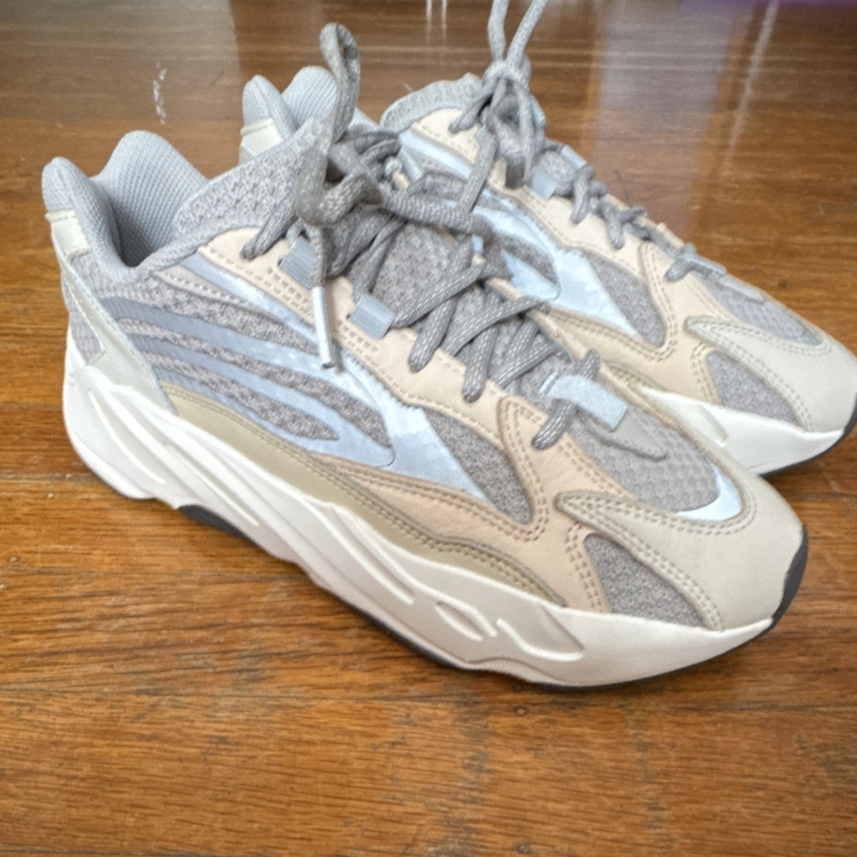 Yeezy Gray and Cream Athletic Shoes ADIDAS YEEZY Boost Men main image 2