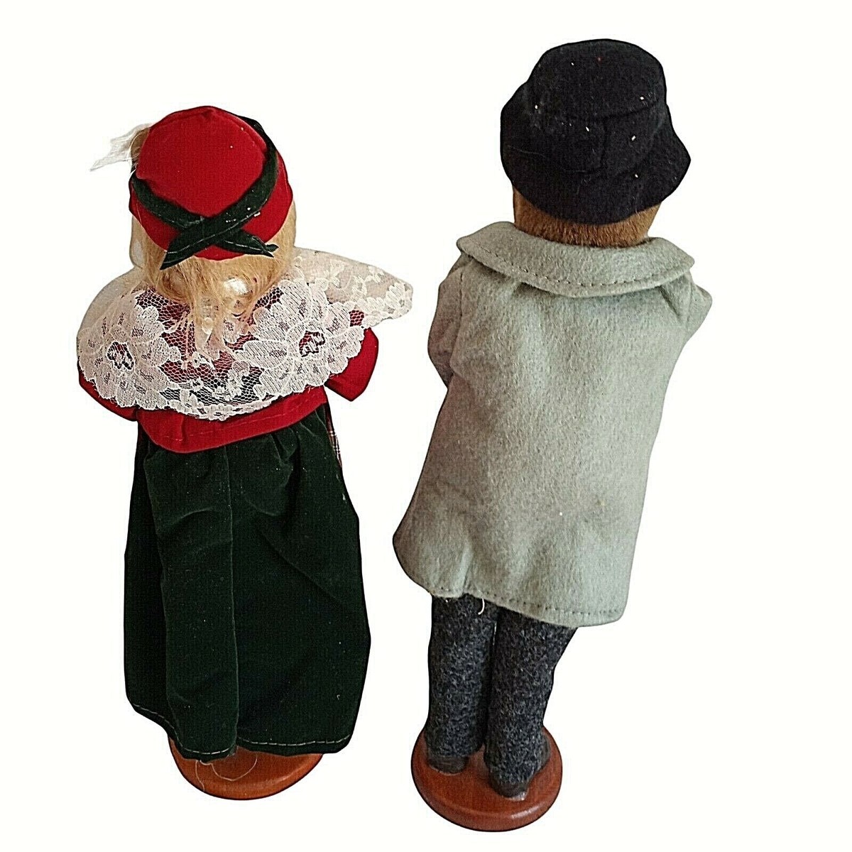 Victorian Christmas Carolers Couple Figures 13