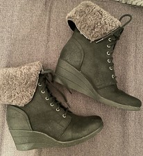 UGG leather black wedges(6cm)boots with laces size 6.5 