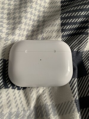 Apple AirPods Pro 2nd Generation with MagSafe Wireless Charging Case - White