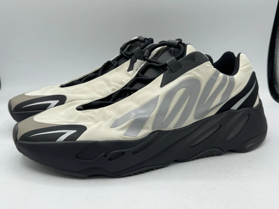 Adidas Yeezy Boost 700 MNVN Bone FY3729 para hombre talla 15 Foto 3 de 4