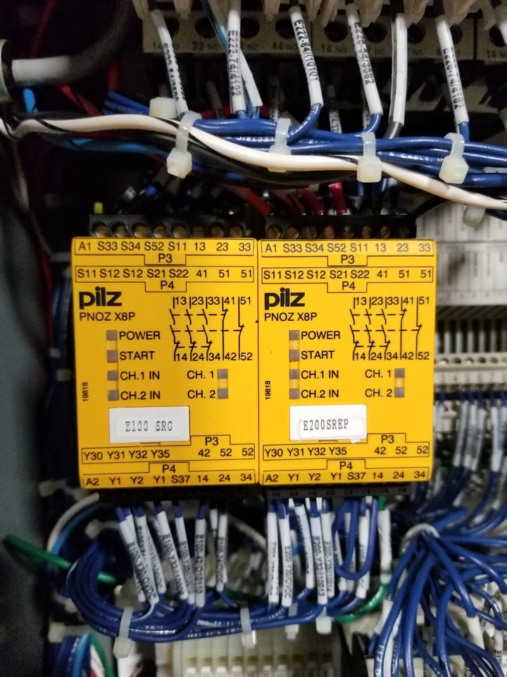SQUARE D ECS-1011 SAFETY GATE ROBOT CONTROL BOX - Image 3 of 4