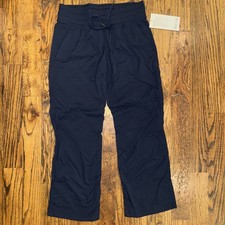 Lululemon Dance Studio Mid Rise Pant Women  s Sz 8 Short True Navy 28  Inseam NWT