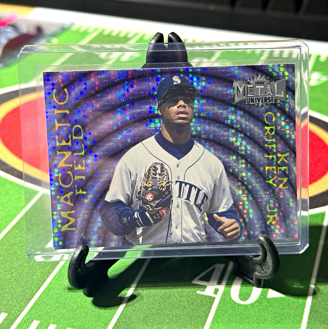 1997 Fleer/SkyBox Metal Universe Ken Griffey Jr Mariners Magnetic Field 