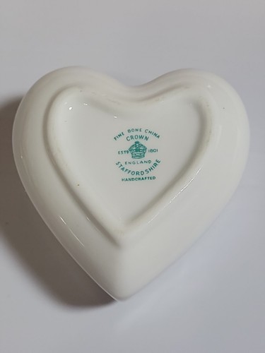 Crown Staffordshire Fine Bone China Heart Shaped Floral Ring Trinket Box England - Picture 4 of 4
