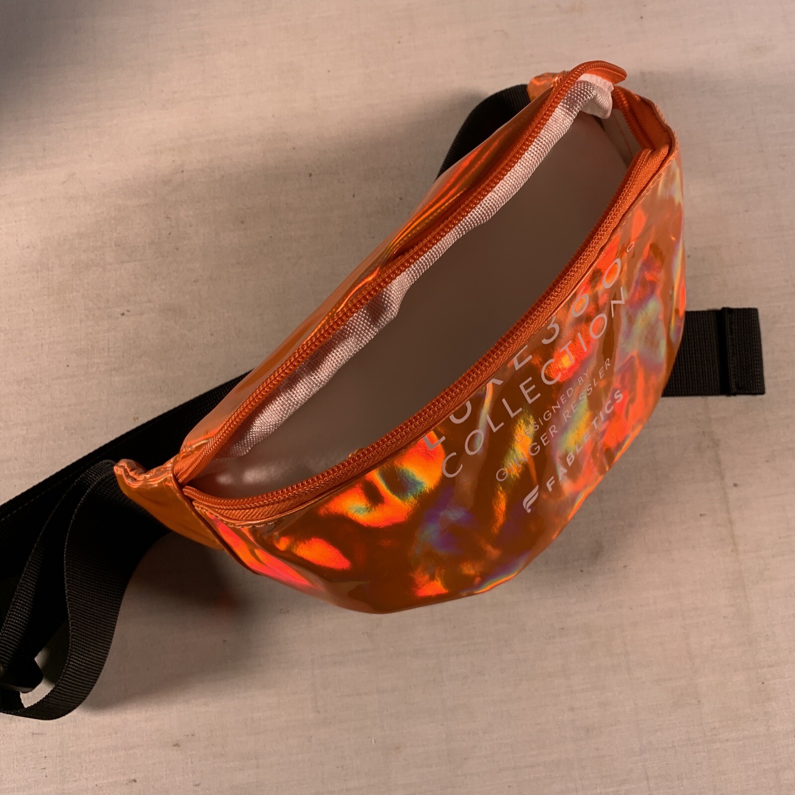 Fabletics ORANGE LUXE360• Collection Holographic … - image 4