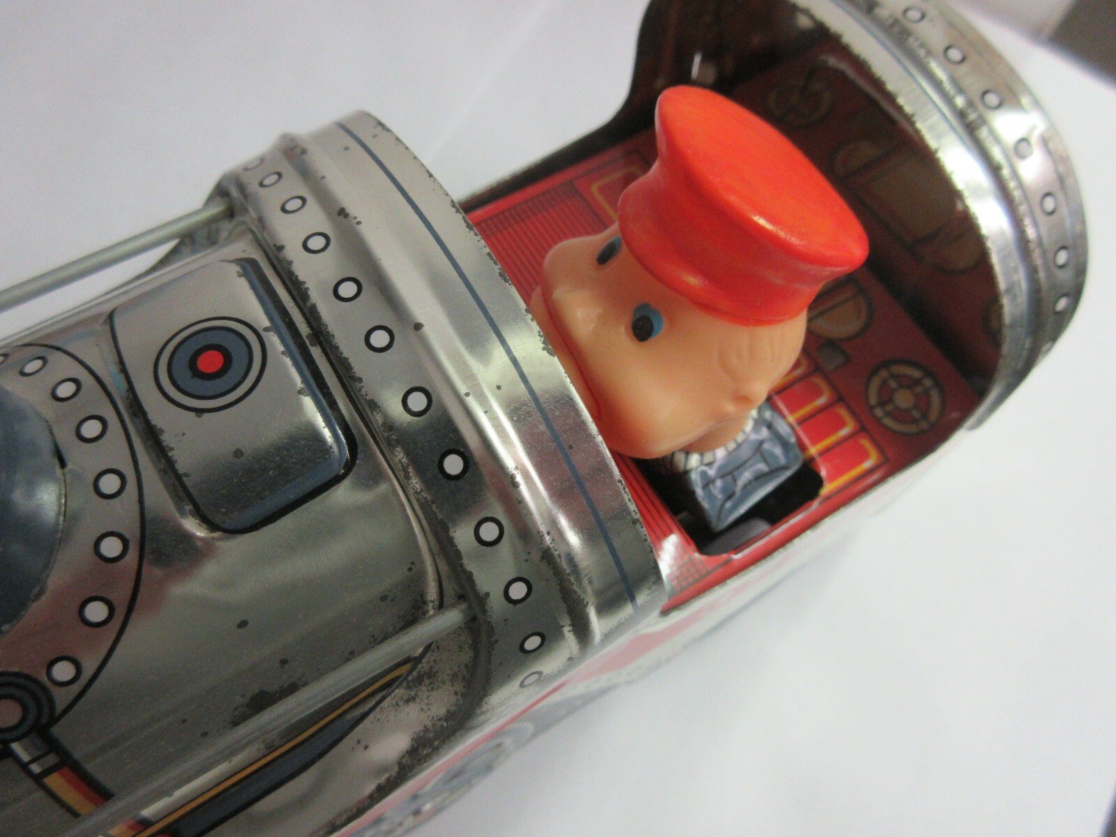 VINTAGE BATTERY OPPERATED SILVER MOUNTAIN EXPRESS TRAIN TIN MODERN TOY