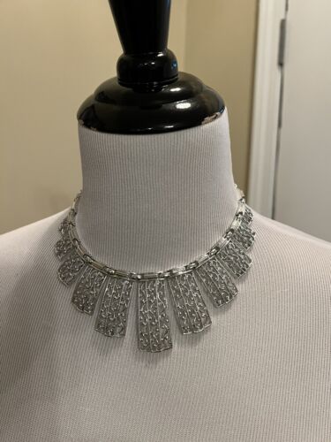 sarah coventry silver tone necklace