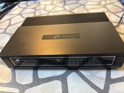 TP-Link TL-SF1016D Ethernet -Switch Fast Ethernet (10/100 Mbps) - Photo 1/4