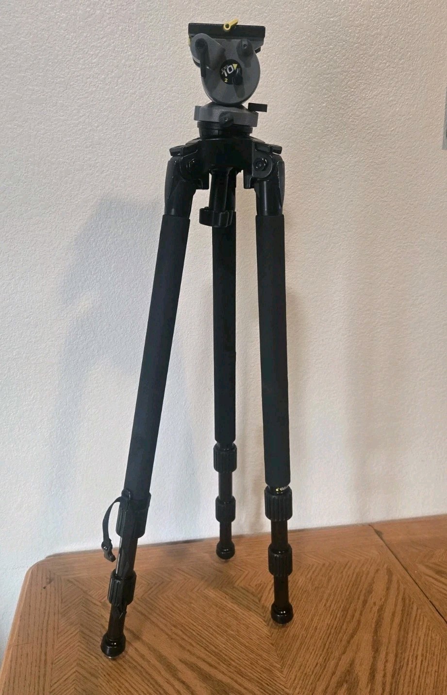 Miller DS10 Fluid Head with Miller Tripod Carbon Fiber Legs 2-Stage
