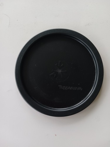 Black Tupperware 2421 Used Replacement Lid 2421A-3 USA