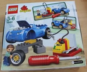 DAMAGED BOX/NEW/SEALED LEGO 5640 DUPLO Gas Station 2009