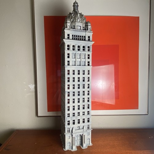 HO Scale Skyscraper / Building 25 Inches Tall